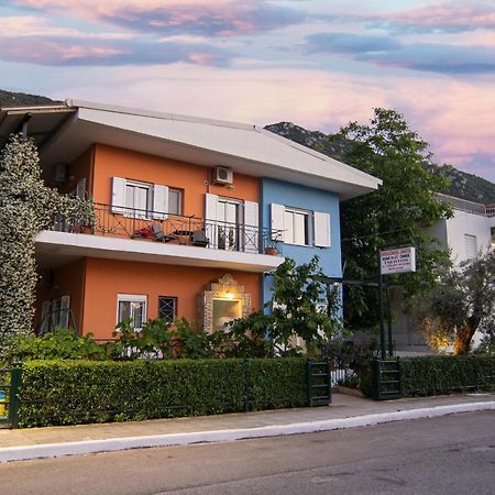 Tsertos Apartments Kamena Vourla Ngoại thất bức ảnh