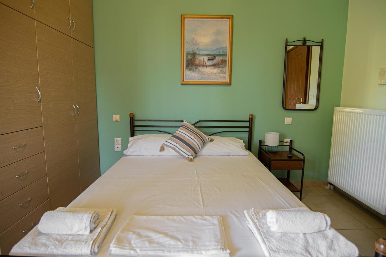 Tsertos Apartments Kamena Vourla Ngoại thất bức ảnh