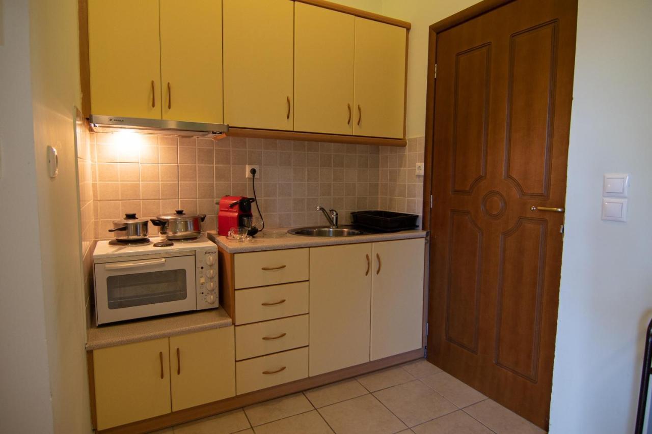 Tsertos Apartments Kamena Vourla Ngoại thất bức ảnh