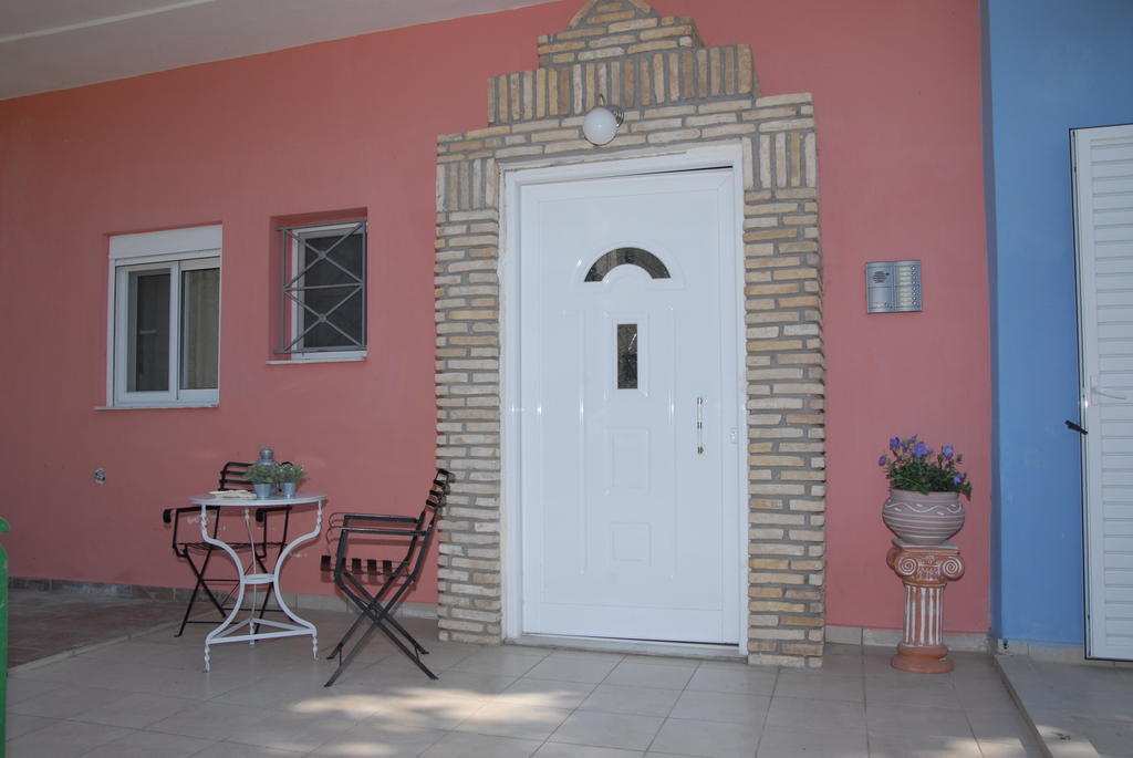 Tsertos Apartments Kamena Vourla Ngoại thất bức ảnh