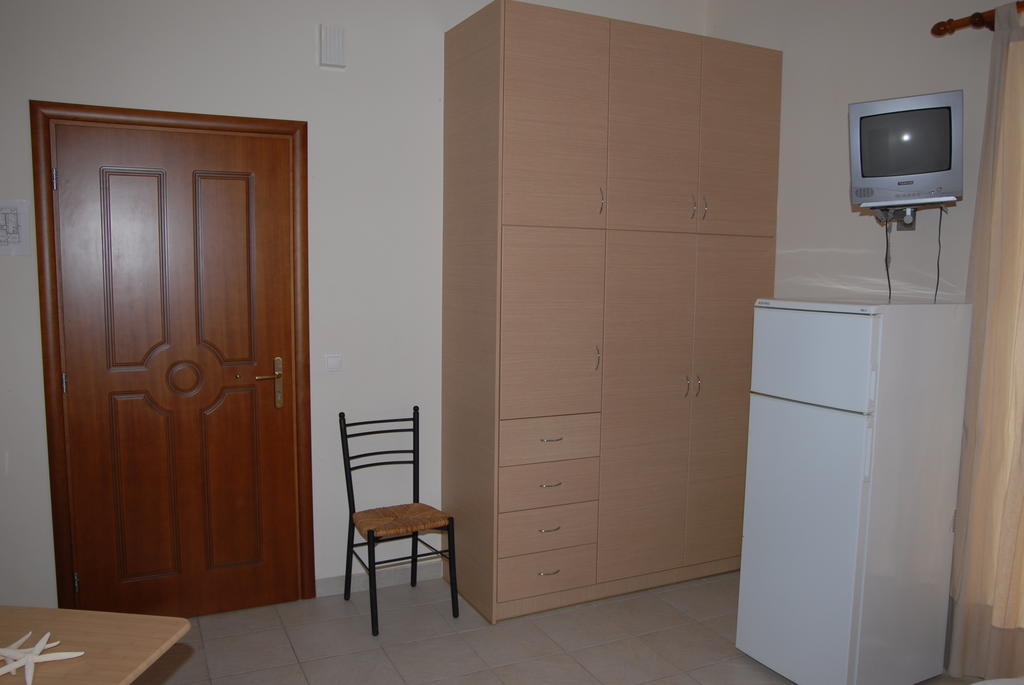 Tsertos Apartments Kamena Vourla Ngoại thất bức ảnh