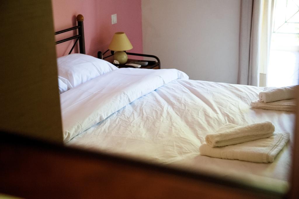 Tsertos Apartments Kamena Vourla Ngoại thất bức ảnh